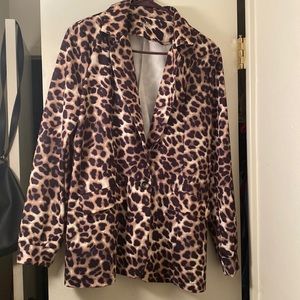 NWT NY& CO. Very stylish Leopard blazer Size M.